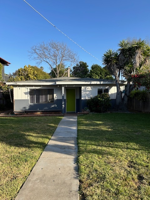135 Athena St in Encinitas, CA - Building Photo