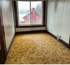 6284 McElroy Creek Rd in West Union, WV - Building Photo - Building Photo