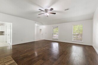 10 Rockridge Ct in Spring, TX - Building Photo - Building Photo