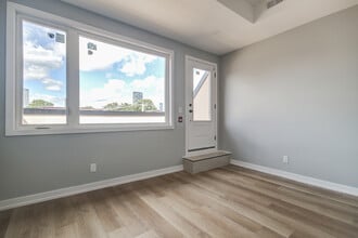 454 Dundas St W in Toronto, ON - Building Photo - Building Photo