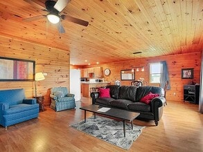 179 County Road 383 in Dora, MO - Foto de edificio - Building Photo