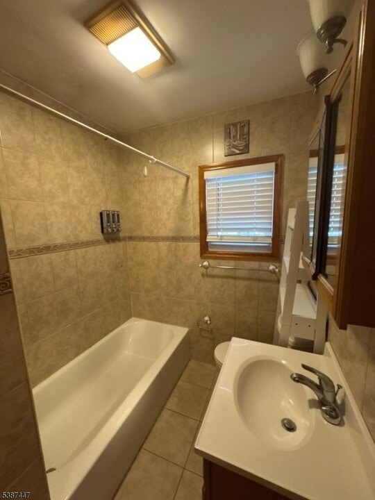 218 Cleveland Ave in Harrison, NJ - Building Photo