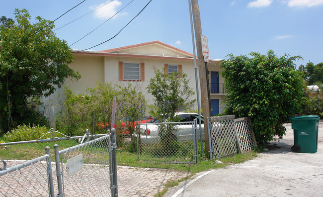 Coral Ridge Waterfront Apartments in Fort Lauderdale, FL - Foto de edificio - Building Photo