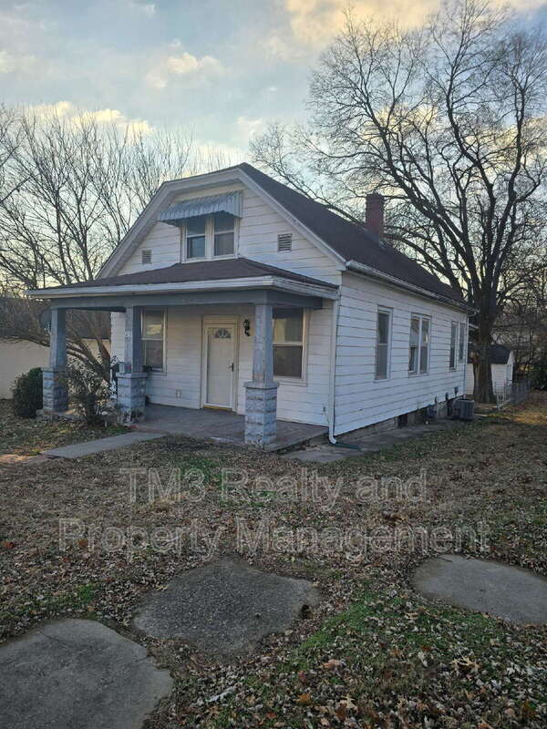 property at 819 N 9th St