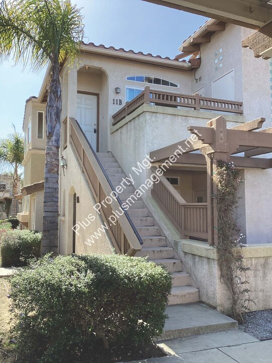 310 E McCoy Ln in Santa Maria, CA - Building Photo