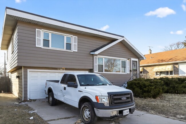 property at 13812 Kanawha Ave