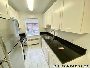 76 St Paul St in Brookline, MA - Building Photo - Building Photo