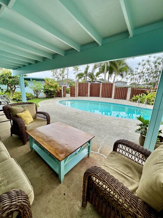 1595 Uluhao Pl in Kailua, HI - Building Photo