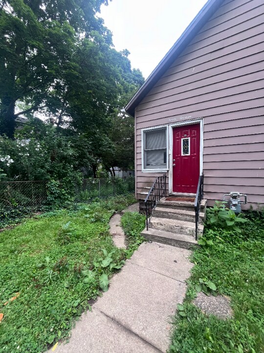 2014 Alcott Pl in Kalamazoo, MI - Foto de edificio