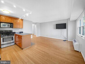 1801 Clydesdale Pl NW in Washington, DC - Building Photo - Building Photo