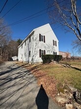 136 Eastford Rd, Unit 2 in Southbridge, MA - Foto de edificio - Building Photo