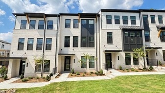 55 Peeples Dr in Lawrenceville, GA - Building Photo