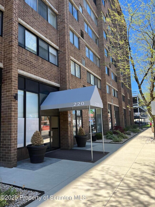 property at 220 Linden St