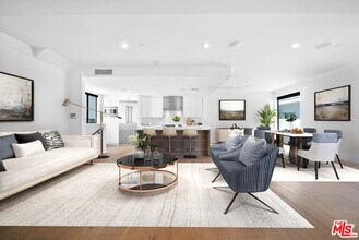 733 N Gramercy Pl in Los Angeles, CA - Building Photo - Building Photo