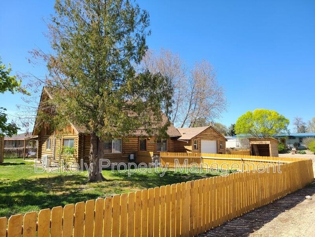 property at 15905 Ellis Ave