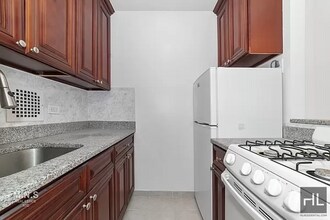 220 E 26th St in New York, NY - Building Photo - Building Photo