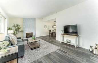 7684 Surrey Ln in Oakland, CA - Building Photo - Building Photo