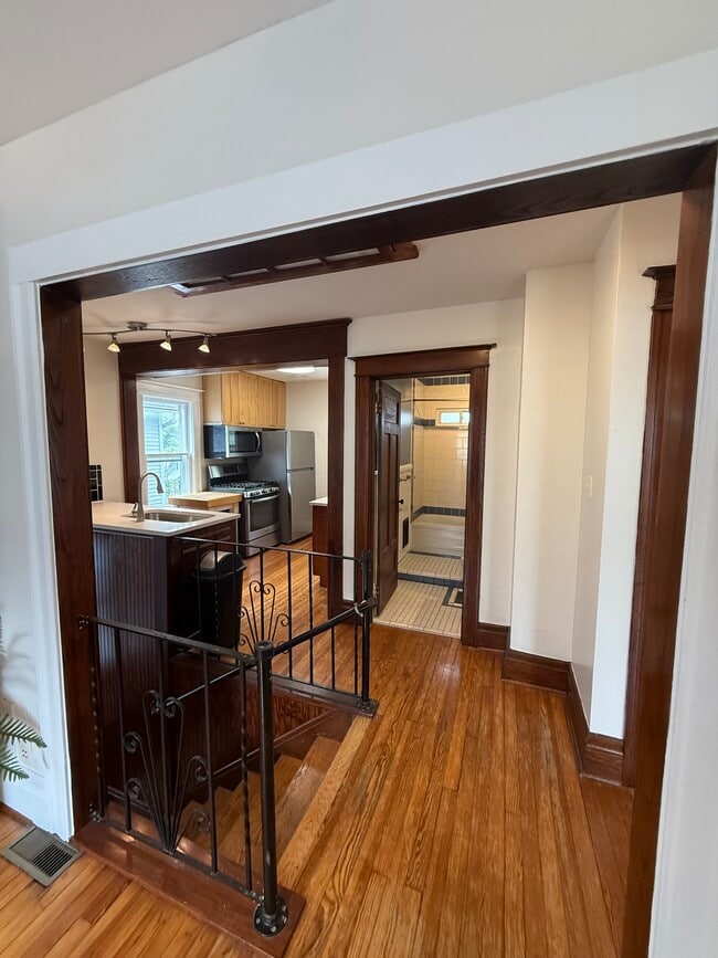 56 Rockingham St, Unit #2 in Rochester, NY - Building Photo - Building Photo