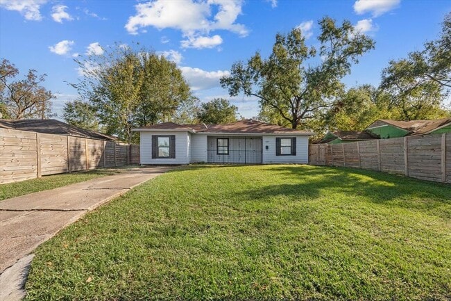 5107 Dickens Rd in Houston, TX - Building Photo - Building Photo