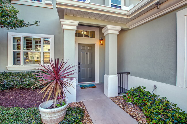 property at 1974 Amelia Grn