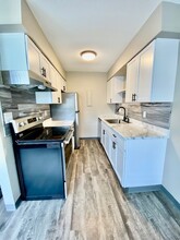1715 Edgewood Dr NW in Cedar Rapids, IA - Building Photo - Building Photo
