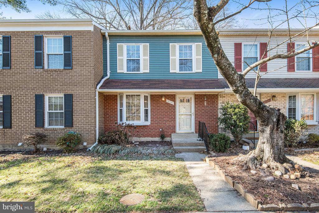 10365 Granite Creek Ln in Oakton, VA - Building Photo