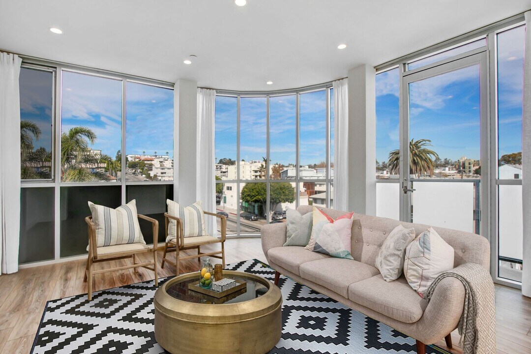 3355 Overland Ave, Unit 502 in Los Angeles, CA - Building Photo