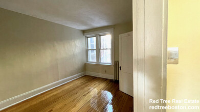 1367 Commonwealth Ave, Unit 2 in Boston, MA - Building Photo - Building Photo