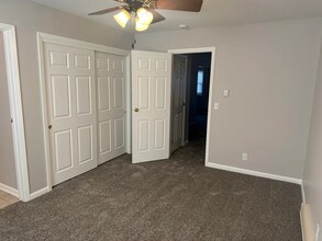 5125 Marshall Dr, Unit 3 in Omaha, NE - Foto de edificio - Building Photo