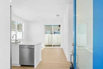 2618 E Lincoln Paseo in Ontario, CA - Building Photo - Building Photo