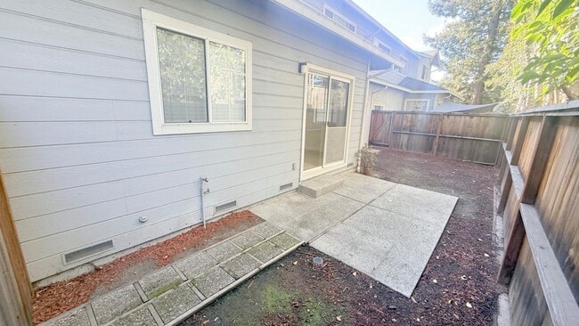 property at 1013 Woodside Rd