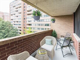 9 Hawthorne Pl in Boston, MA - Building Photo