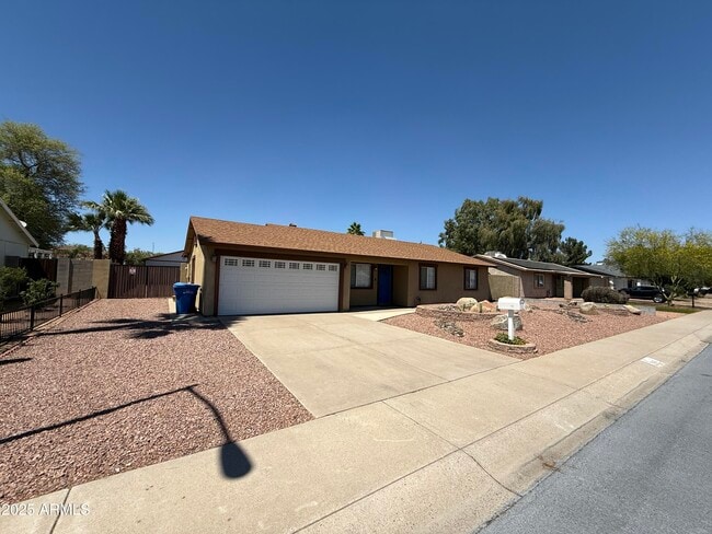 4032 E Hartford Ave in Phoenix, AZ - Building Photo - Building Photo