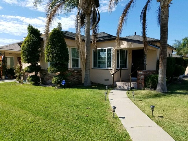 14103 Jefferson Ave in Hawthorne, CA - Building Photo - Building Photo
