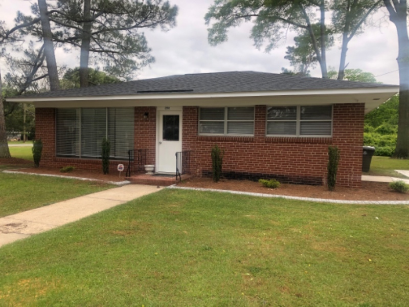 208 S Center St in La Grange, NC - Building Photo