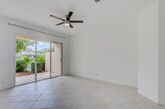 402 Commons Way in Palm Beach Gardens, FL - Foto de edificio - Building Photo