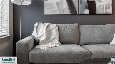 6107 E Riverside Dr, Unit 306 in Austin, TX - Building Photo - Building Photo