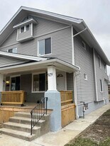 929 5 Oaks Ave in Dayton, OH - Building Photo