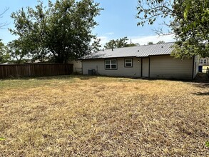 2007 Oliver St in Greenville, TX - Building Photo - Building Photo