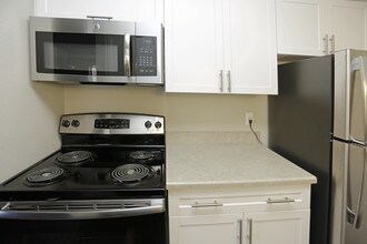 Flats at Pinecliff in Colorado Springs, CO - Foto de edificio - Interior Photo
