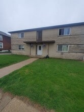 327 Arlington St in Waukesha, WI - Foto de edificio - Interior Photo