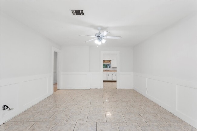 1212 W Snyder St in Alvin, TX - Building Photo - Building Photo
