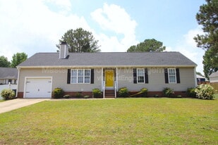 305 Noonday Ct in Holly Springs, NC - Building Photo