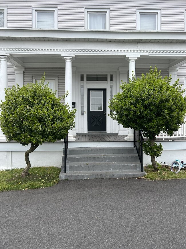 52 Marlborough Ave, Unit 1 in Middlesex, NJ - Building Photo - Building Photo