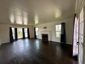 1045 Walnut St in Inglewood, CA - Building Photo - Building Photo