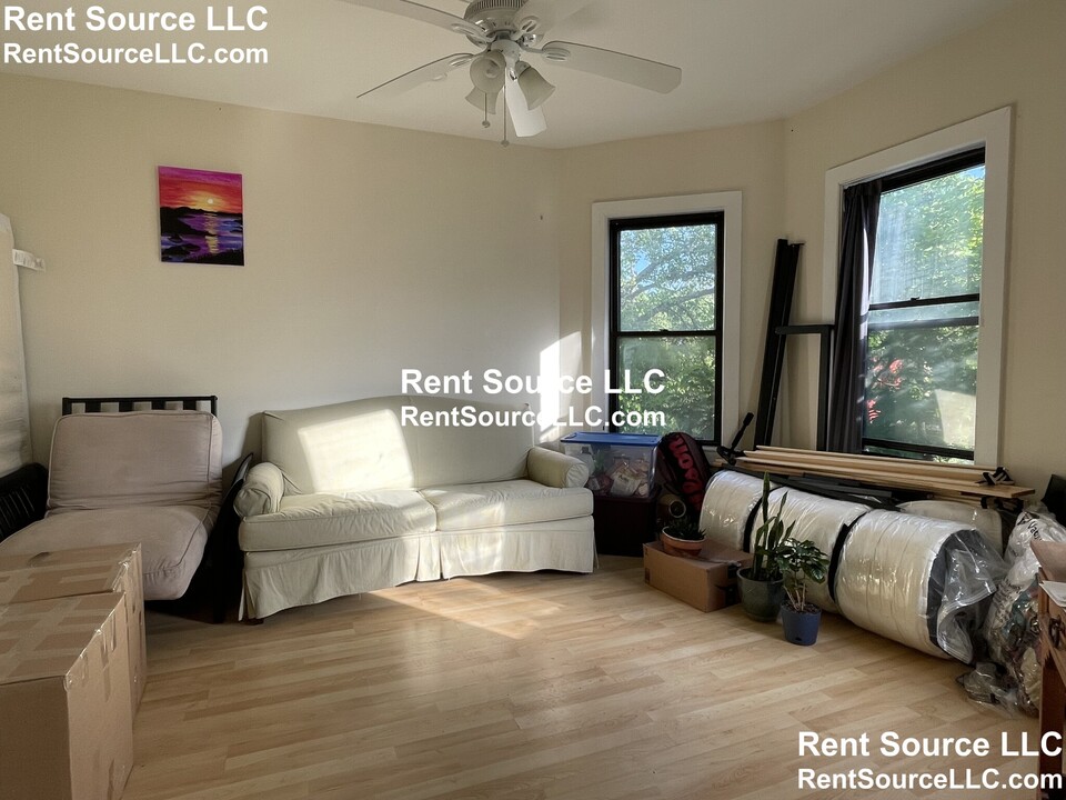 51 Porter Rd, Unit 2 in Cambridge, MA - Building Photo