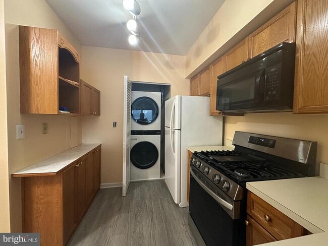 12915 Alton Square in Herndon, VA - Building Photo - Building Photo