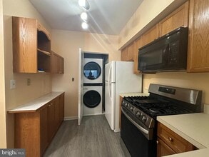 12915 Alton Square in Herndon, VA - Building Photo - Building Photo
