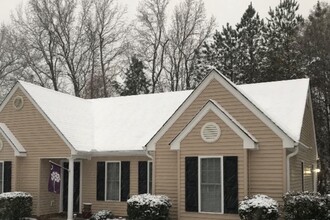 1547 Cedar Rock Church Rd in Easley, SC - Foto de edificio - Building Photo