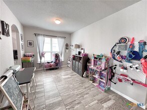 6807 Comanche Post in San Antonio, TX - Building Photo - Building Photo